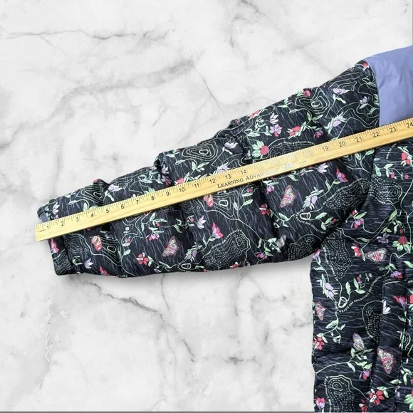 The North Face Purple and Black Puffer Jacket - Picture 5 of 10